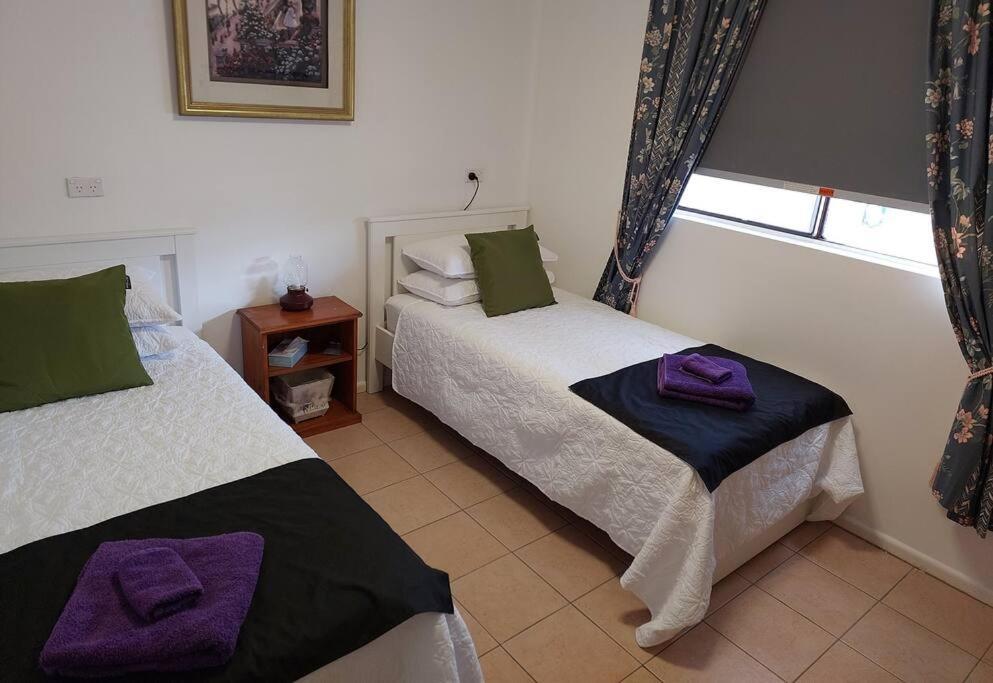 Lavender Cottage - At Home In Lightning Ridge Extérieur photo