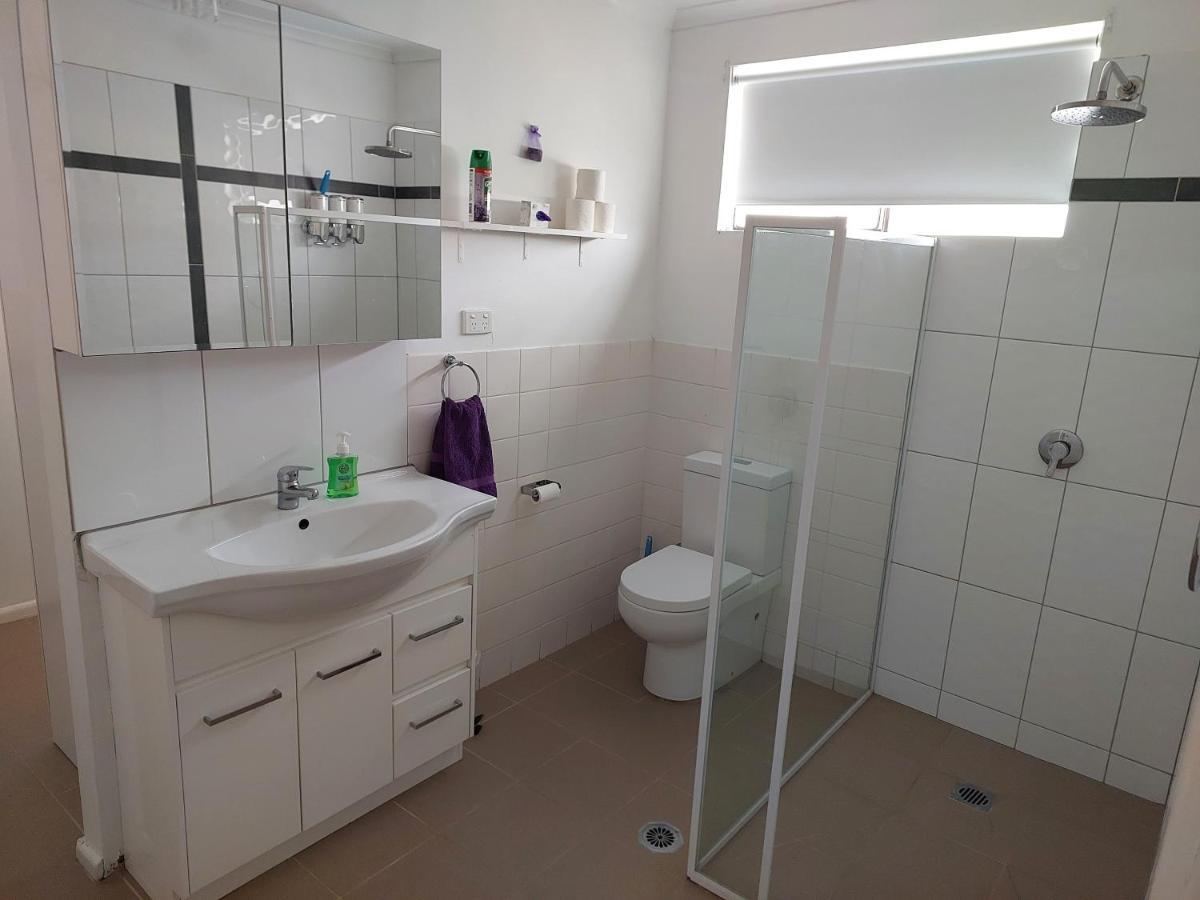 Lavender Cottage - At Home In Lightning Ridge Extérieur photo