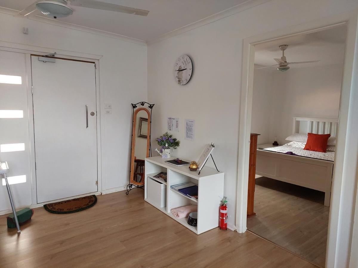 Lavender Cottage - At Home In Lightning Ridge Extérieur photo